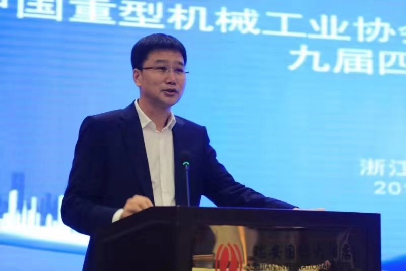 桥式起重机理事会各位专家代表一行来参观bevictor伟德官网