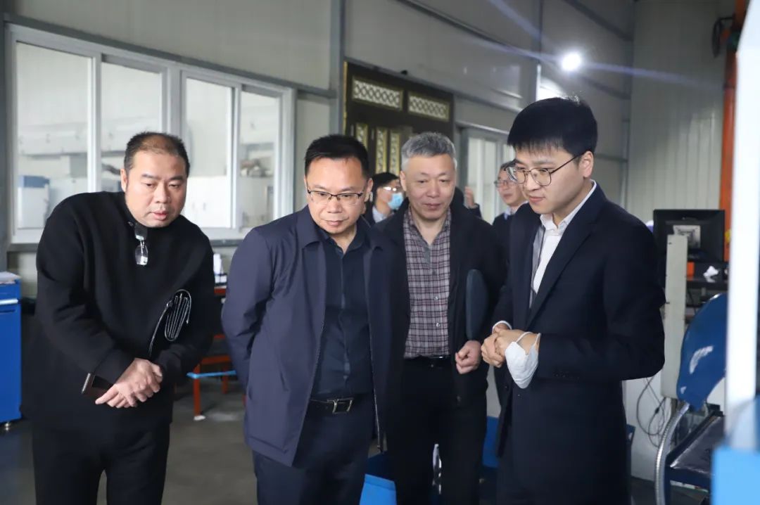 市人大常委会副主任吴功宜莅临bevictor伟德官网开展企业“专精特新”调研