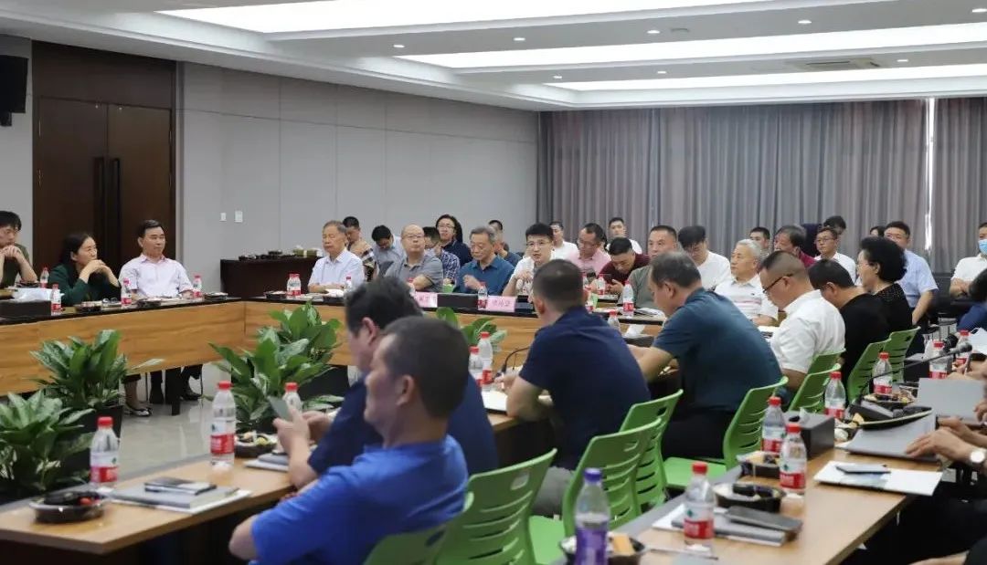 卓越企业家学习俱乐部走进bevictor伟德官网参观学习！